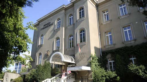 Az új ügyeleti rendszer óta inkább a kórházakba viszik a beteg gyerekeket a szülők: a kórházak már nem bírják a túlterheltséget