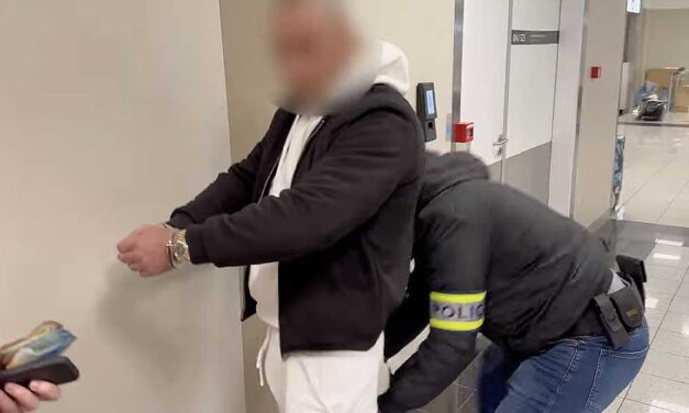 A budapesti reptéren kapták el a stricit: szerelmet hazudott a nőknek, majd pénzért árulta a testüket, a férfi luxusautóját is lefoglalták