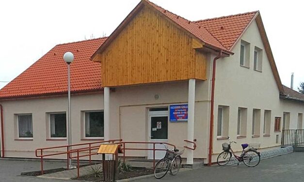 „Reggelizett is, de utána nekem már csak annyit mondtak, hogy meghalt a kisfiú”- a háziorvos kezei között halt meg az egyéves Patrik Porcsalmán