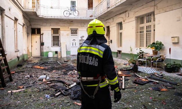 Annyira féltékeny volt a feleségére, hogy képes volt rágyújtani a házat, csak hogy másé sem legyen az asszony