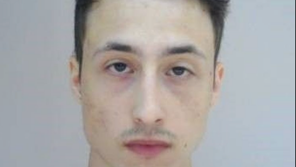 Szentesi gyilkosság: a feltételezett elkövető az egyik fideszes miniszterhelyettes rokona, a 21 éves férfit napok óta körözi a rendőrség