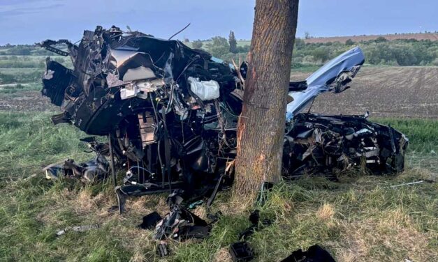 „Arra már nem gondoltak, hogy mások életét is veszélyeztetik” – egy Audival versenyzett a luxus mercis, emiatt ütközött, szerelmével együtt azonnal szörnyethaltak