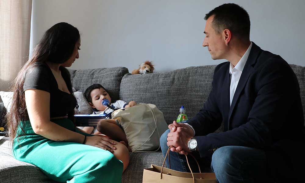 „A bokor segítette őt, mint egy csúszda és ez menthette meg Jonatán életét” – túlélte és már fel is épült az a 3 éves kisfiú, aki kizuhant az 5. emeletről