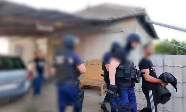 „Nem tartózkodtunk otthon, amikor a holttest a tulajdonunkba került” – a rabszolgatartók autójában halt meg a piliscsévi nő, a pár éheztette és sokkolóval kínozta az asszonyt