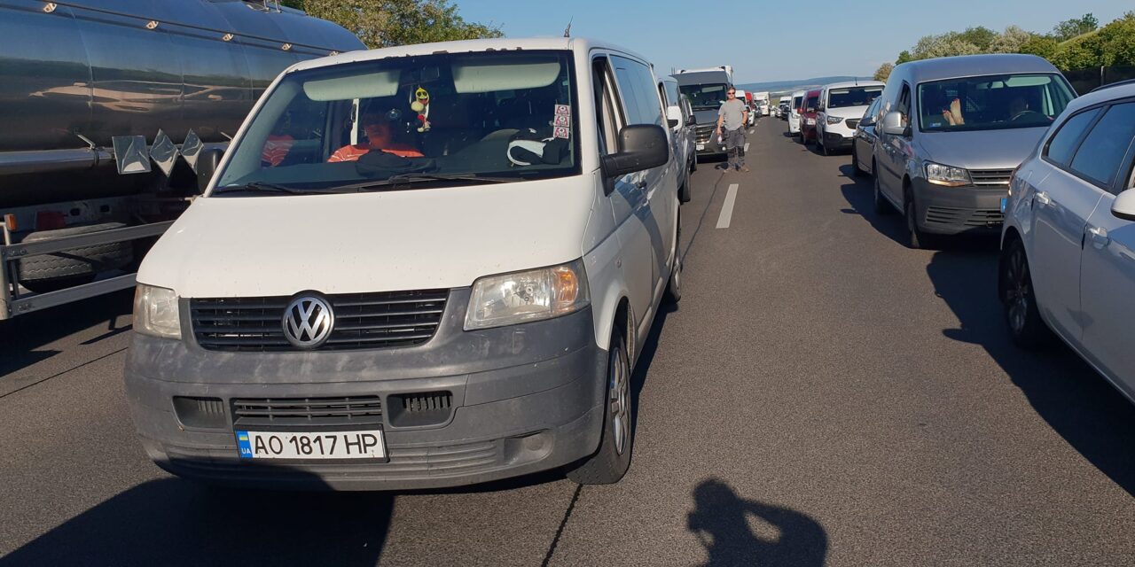 Elgázoltak egy embert az M1-es autópályán Biatorbágynál: a sérült átrepült a másik oldalra, ahol szintén elgázolták