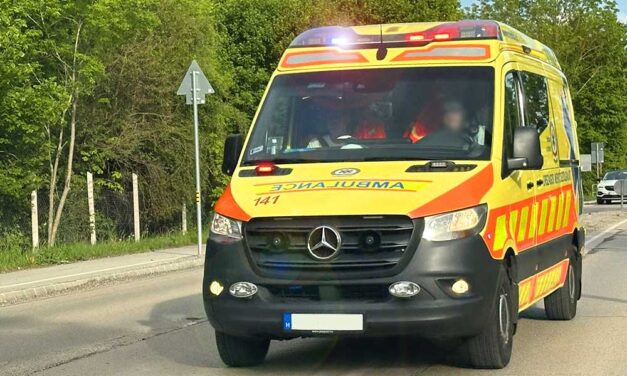 Mentő vitte el a gödöllői iskola diákját, miután a fiú rosszul lett a drogtól