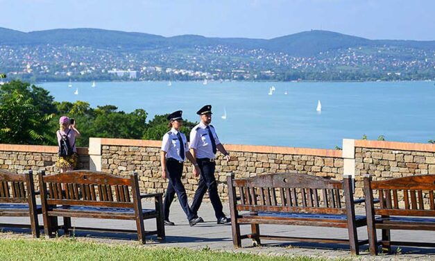 Egyre durvább a járványveszély Magyarországon: már Tihany és Csopak környékén is lezárták a kirándulóhelyeket a száj – és körömfájás miatt