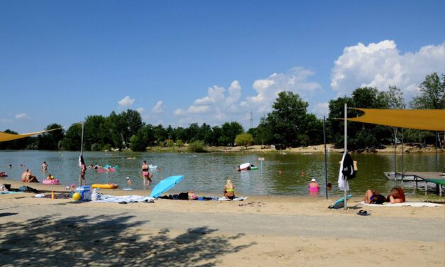 Részegen ment fürdeni a sándorfalvi tóba fulladt férfi: Tiszabecsnél még mindig keresik az eltűnt kenust