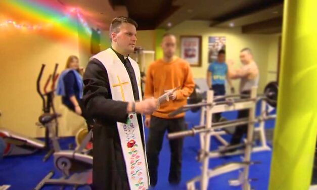 Gyilkosság áldozata lett a melegpartikon lebukott Bese Gergő édesapja: a Fidesz sztárpapja erről 10 évvel ezelőtt a TV2 realityjében beszélt