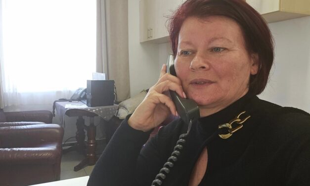 Még a saját családját sem fogadja a kórházban a jenői polgármester, akire Szegeden, hiányos öltözetben találtak rá egy szállodában