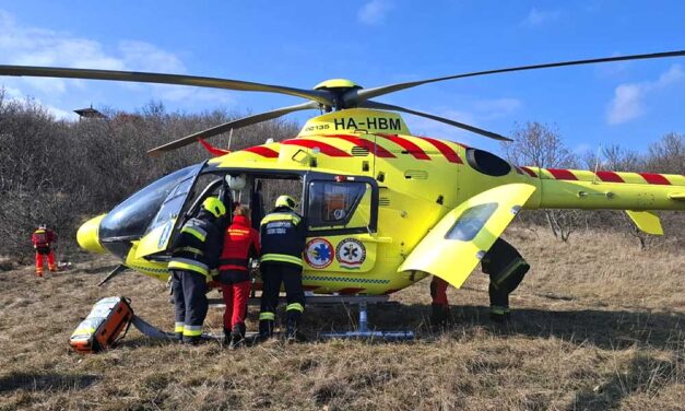 Baleset az M5-ösön: mentőhelikopter vitte kórházba a 3 hónapos csecsemőt