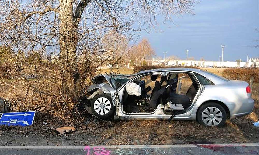 Borzalmas baleset Szigetszentmiklóson: egy rendőr és utasa halt meg a vasárnap hajnalban