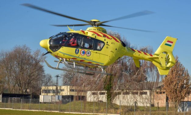 Súlyos, munkahelyi baleset történt Pest megyében: mentőheliopterrel vittek egy munkást a kórházba
