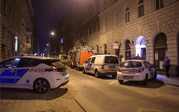Tragédia Budapest belvárosában: egy középkorú férfi holttestére találtak saját lakásában