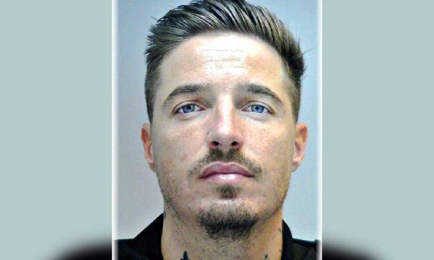 A csepeli focicsapat erőnléti edzője tűnt el a Dunán, miután szombaton felborult a hajójuk: a 34 éves Zalánt drónokkal és szonárra is keresik