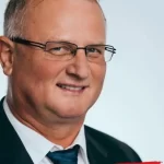 Tolatás közben, ittasan gázolt el egy nőt a fideszes képviselő, Obbágy Csaba szerint a járókelő súlyosan megsérült