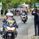 Mentőautó konvoj és rendőrök hada követte a száguldozó bringásokat Budapest környékén, a Tour de Hongre versenyzői közül eddig öten kerültek kórházba