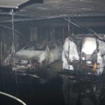 Kigyulladt egy töltés alatt lévő elektromos autó a budapesti mélygarázsban, egy 49 éves nő meghalt