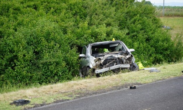 Tragikus baleset az M3-ason: felborult egy 7 személyes autó, ketten kirepültek az autóból és azonnal szörnyethaltak