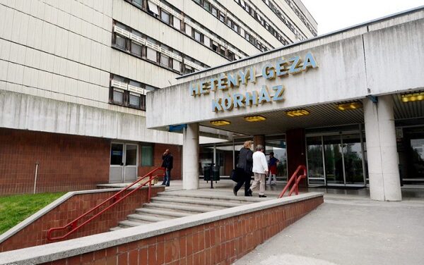 Összeomló egészségügy: 4 év alatt 770 esetben zártak be kórházi osztályokat, a szolnoki Hetényi és a János kórház is a toplista élén van