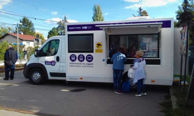 Bilincsben vitték el a BKK-nál takarító cég vezetőit, nincs aki kifizesse a dolgozók bérét