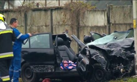 Halálos baleset Aszódon: biztonsági kamera rögzítette a mercis ámokfutását, amellyel a 25 éves nő halálát okozta – videó a cikkben