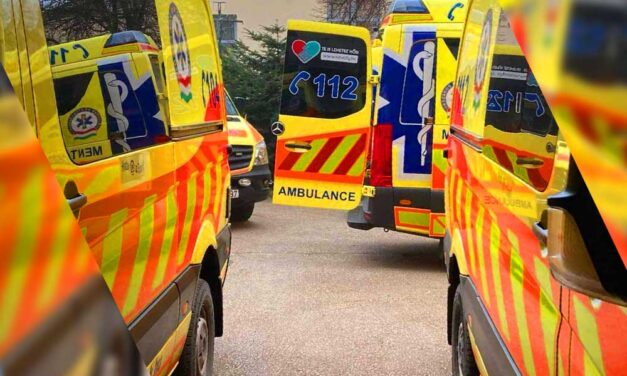 Tömegbaleset Fejér megyében: sok a sérült, több mentőautó érkezett a helyszínre