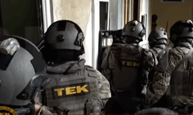 Dráma a budapesti óvodában: 58 gyereket menekítettek ki a TEK-esek, miután egy késsel hadonászó férfi berontott hozzájuk