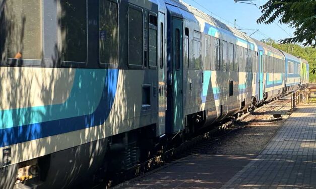 Halálra gázolt a vonat egy embert Rákosligetnél, nem járnak a vonatok a hatvani vonalon