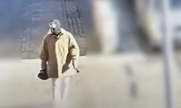 Korábban az iskoláját is felgyújtotta a feleségét meggyilkoló férfi: a tettes álarcban, tűzhalált színlelve végzett a kétgyermekes anyával