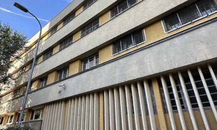 Rendőrségi razzia a Szőlő utcai javítóintézetben: kedd reggel lecsaptak a nyomozók a botrányoktól hangos intézmény dolgozóira