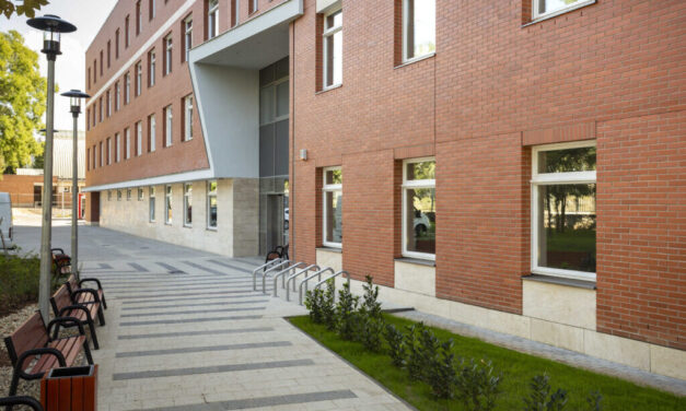 Leállt a fűtés az egyik budapesti kórház 3 épületében, napok óta takarókat osztogatnak a betegeknek