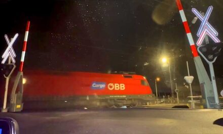 Felnyílt sorompónál haladt át a vonat a Budapest–Belgrád-vonalon, a MÁV szerint nem történt hiba