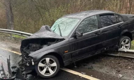 Iskolába menet életveszélyesen megsérült Oszter Alexandra fia, a diákok egy fekete BMW-vel karambolóztak