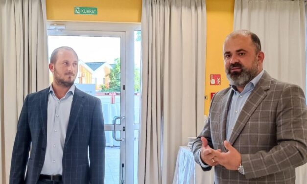 Házi őrizetbe került Halásztelek polgármestere, akinek édesanyját munka nélkül foglalkoztatta Bóna Zoltán, fideszes képviselő