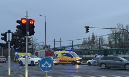 „Nehéz ilyenkor bármit is mondani vigaszként” – meghalt a 14 éves fiú, akit telefonnyomkodás közben gázolt el a HÉV Budapesten