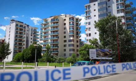 Az aranyrúdjai miatt végezték ki a férfit és barátnőjét a luxuslakóparkban, mindkét holttestet feldarabolták, majd egy meszes gödörbe ásták el