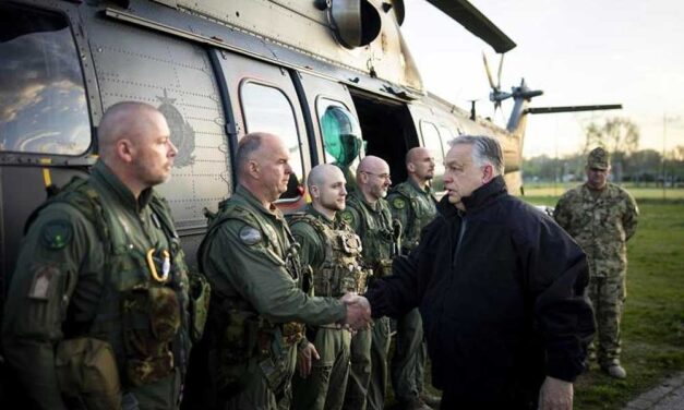 Orbán Viktor személyesen ellenőrizte a katonai védelmet a kiskundorozsmai gázellátó állomáson