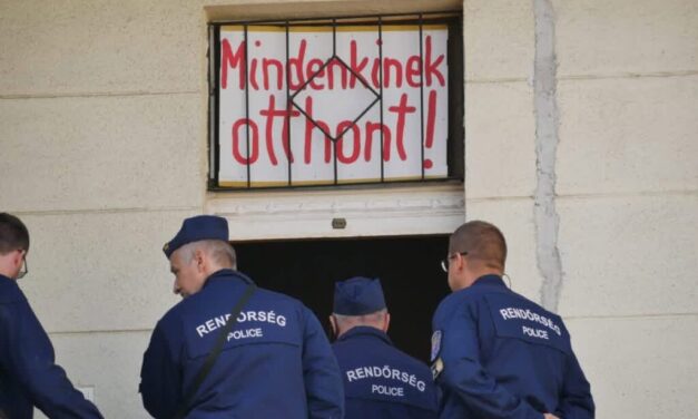 50 ukrán menekültet lakoltattak ki Budapesten, miután egy magát tulajdonosnak kiadó férfitól béreltek házat: végrehajtókat küldtek rájuk