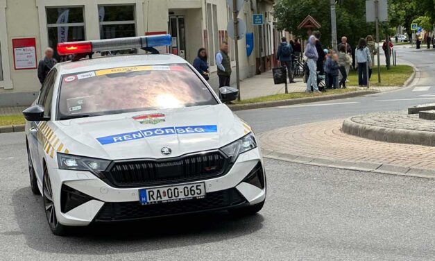 Karddal támadt a biztonsági őrre egy férfi Egerben, majd az őr testvérét és annak párját akarta szándékosan elgázolni – örökre eltiltanák a vezetésétől
